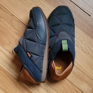 Teva ReEMBER MOC, Quilted Slip-On Shoes in Blue and Brown
